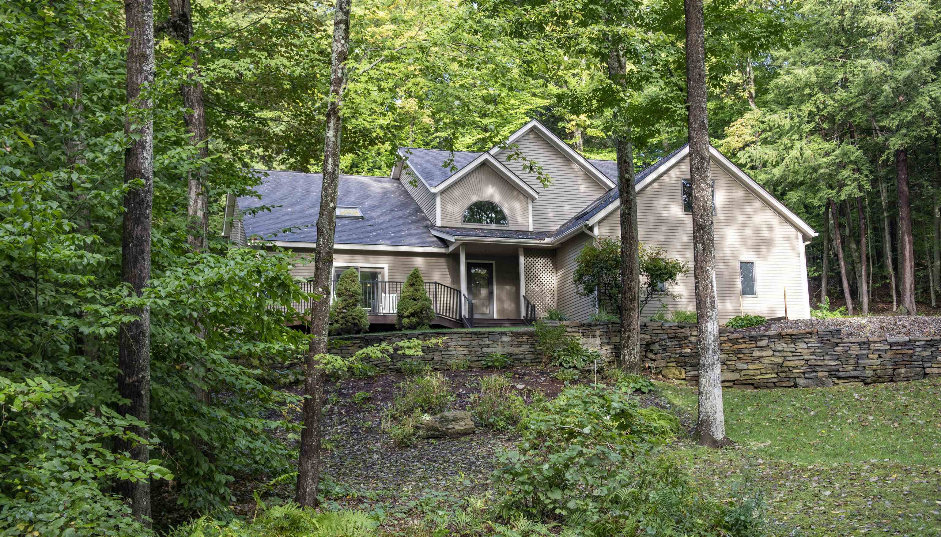 96 Morgan Road Hartford, VT 05059 - Photo 1 of 38 Gallery Image 1