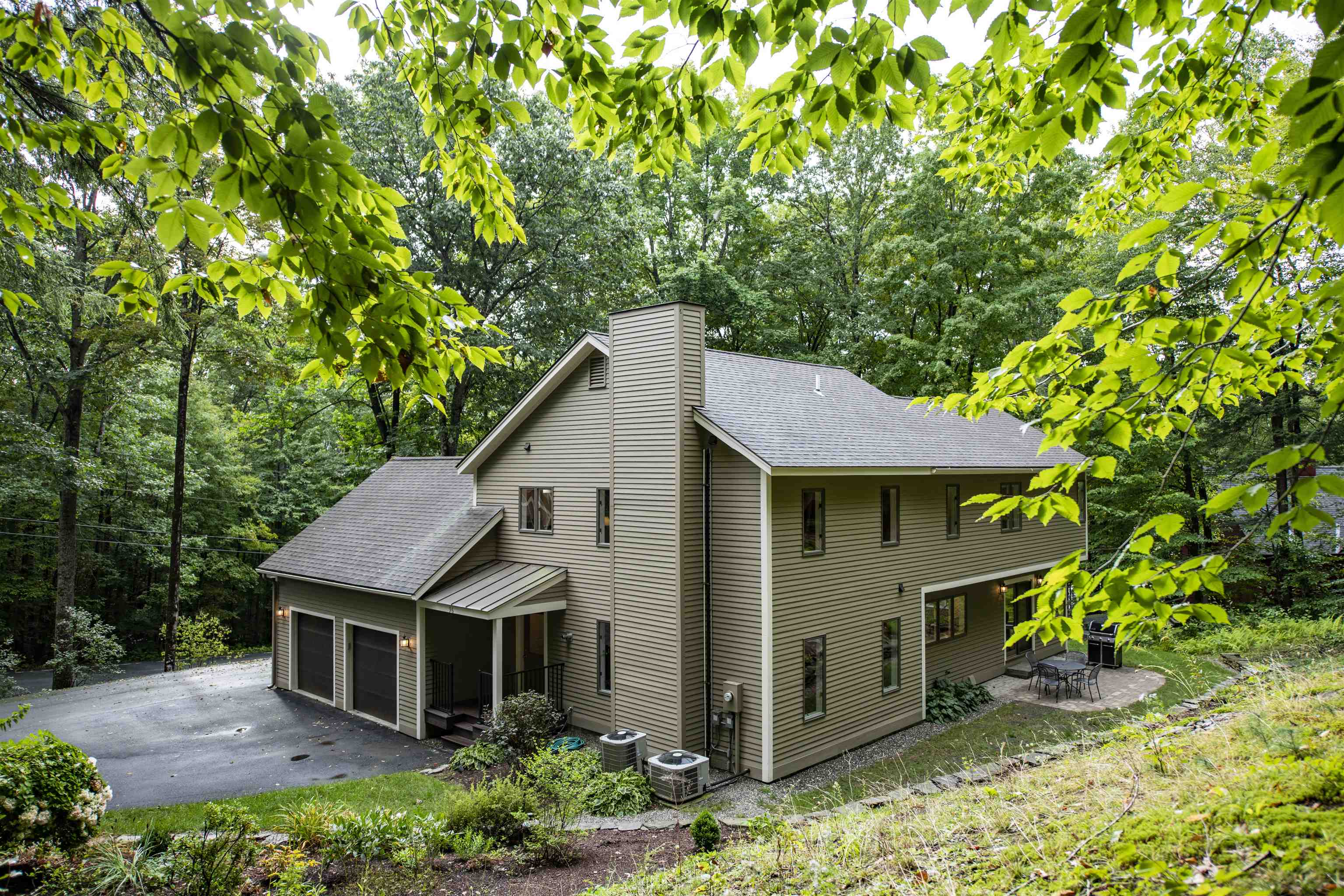 96 Morgan Road Hartford, VT 05059 - Photo 2 of 38 Gallery Image 2