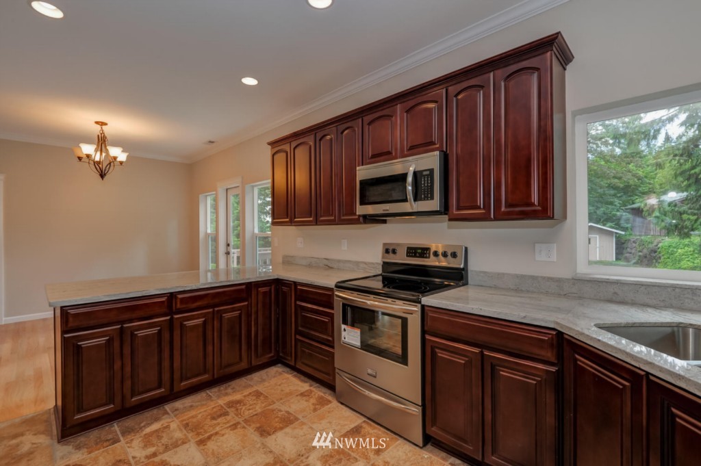 14521 156th Avenue Southeast Renton, WA 98059 - Photo 11 of 21