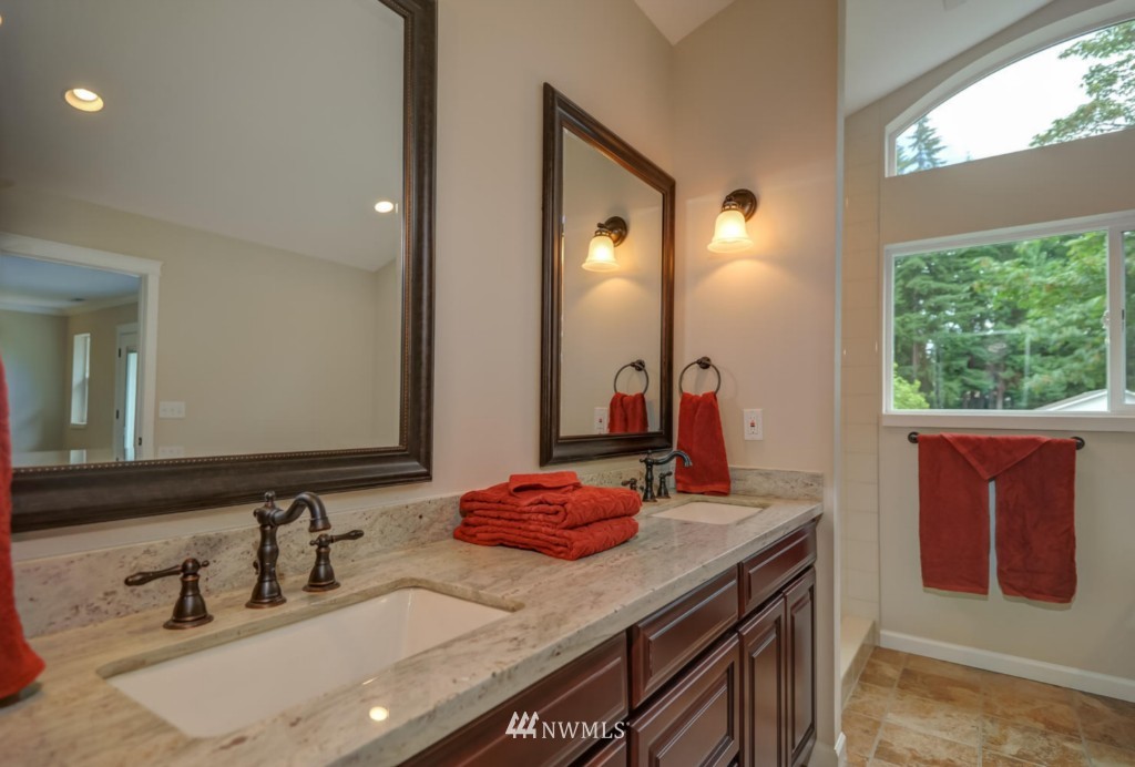 14521 156th Avenue Southeast Renton, WA 98059 - Photo 17 of 21