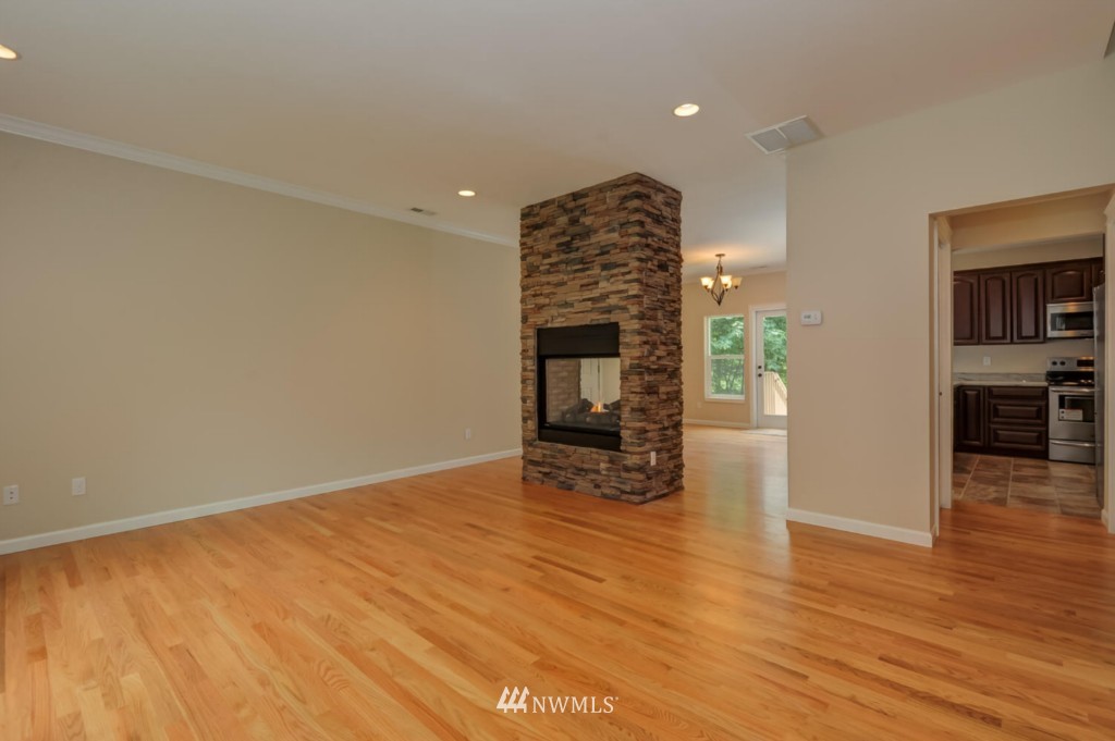 14521 156th Avenue Southeast Renton, WA 98059 - Photo 4 of 21