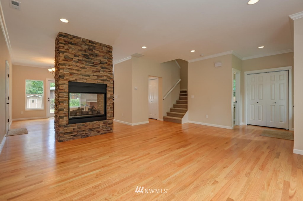 14521 156th Avenue Southeast Renton, WA 98059 - Photo 6 of 21