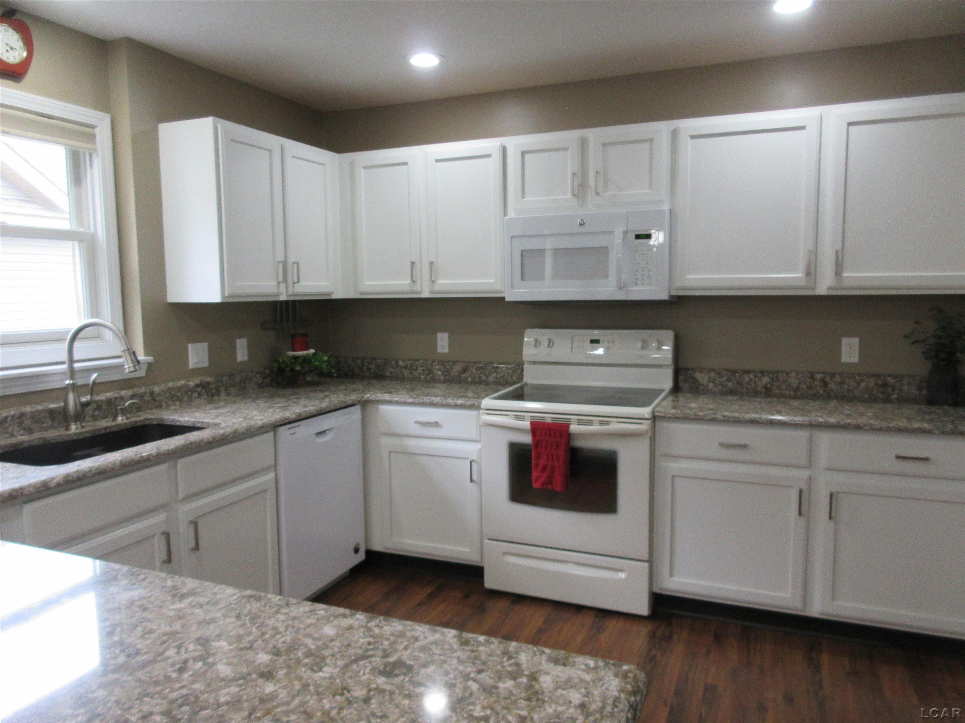 673 Ridge Lane Tecumseh, MI 49286 - Photo 17 of 62 50143471-9c9d8ac3-3796-4340-846c-081e61ad5016.JPG