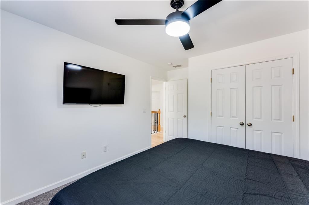 3135 Esplanade Circle Southwest Atlanta, GA 30311 - Photo 40 of 69 a view of a livingroom with a flat screen tv
