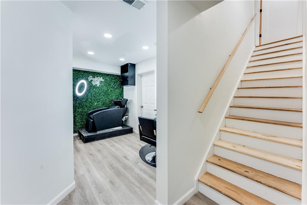 3135 Esplanade Circle Southwest Atlanta, GA 30311 - Photo 54 of 69 a view of entryway and hall