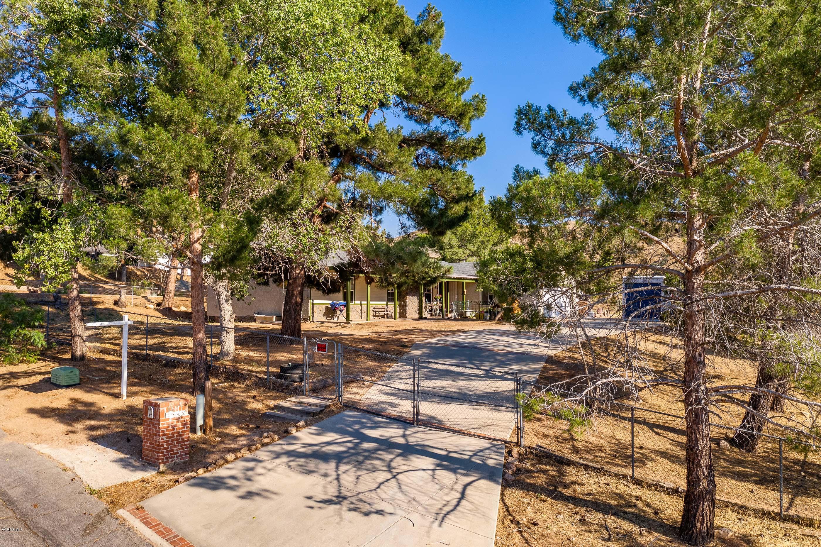 2848 Calmgarden Road Acton, CA 93510 - Photo 18 of 25 2848 Calmgarden Rd Acton-28