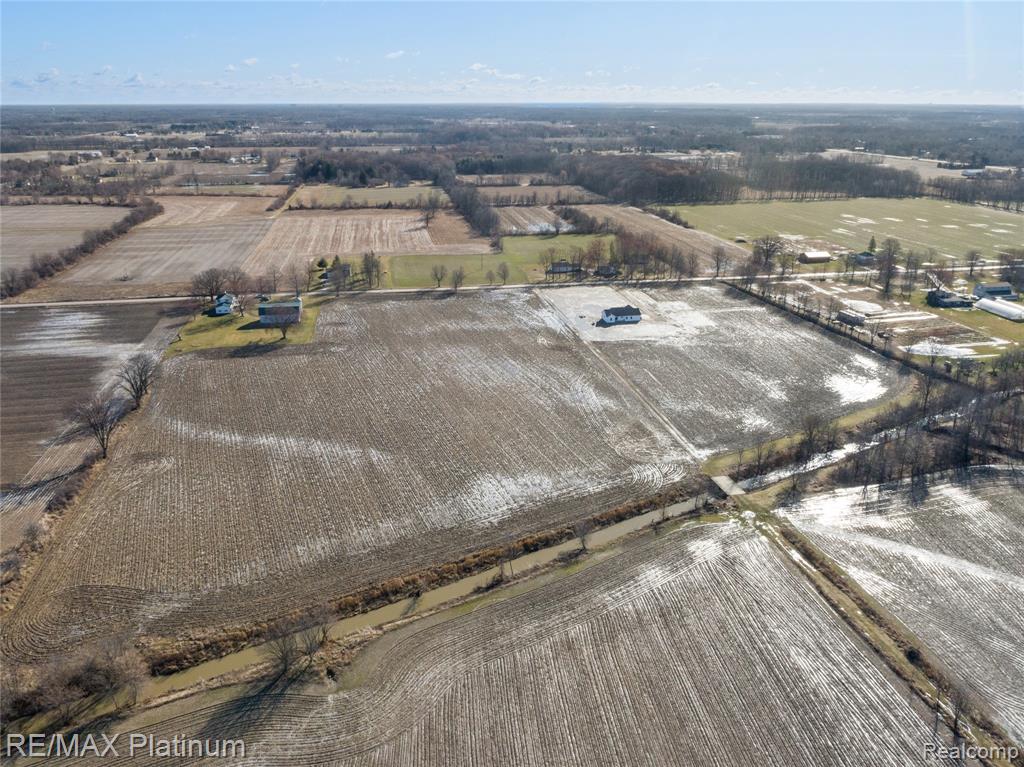 1136 South Nichols Road Flushing, MI 48433 - Photo 8 of 14