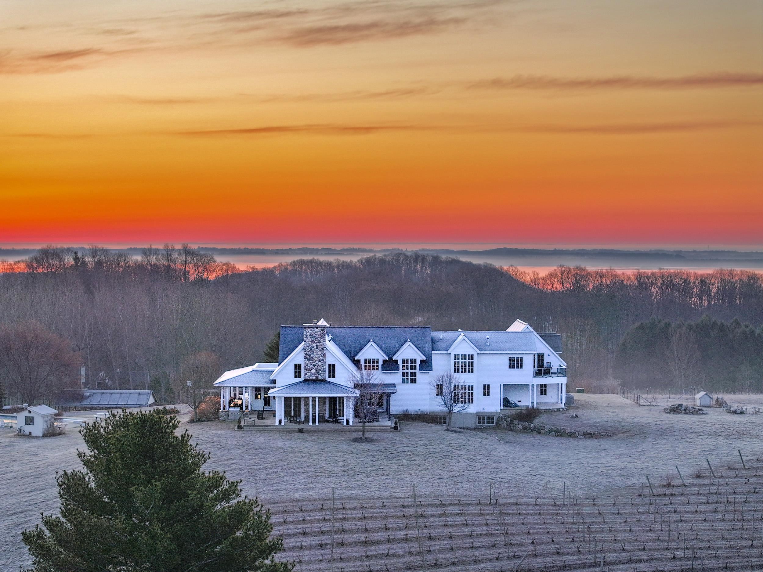 10292 East Fort Road, Unit 1 Suttons Bay, MI 49682 - Photo 10 of 95 Gallery Image 10