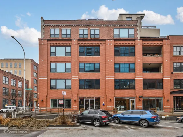 $810,000 | 1118 West Fulton Market, Unit 403, Chicago, IL 60607