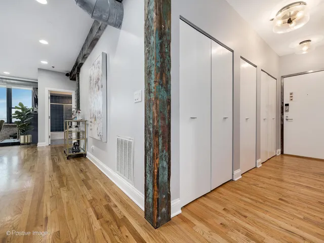 $810,000 | 1118 West Fulton Market, Unit 403, Chicago, IL 60607
