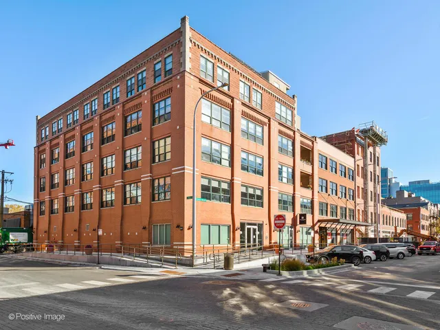 $810,000 | 1118 West Fulton Market, Unit 403, Chicago, IL 60607