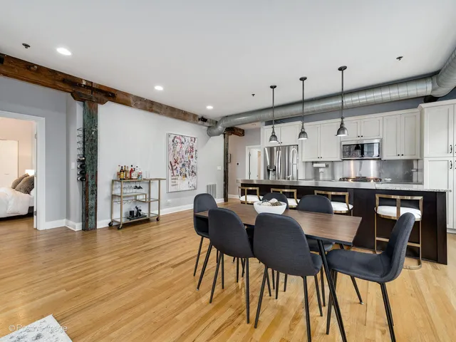 $810,000 | 1118 West Fulton Market, Unit 403, Chicago, IL 60607