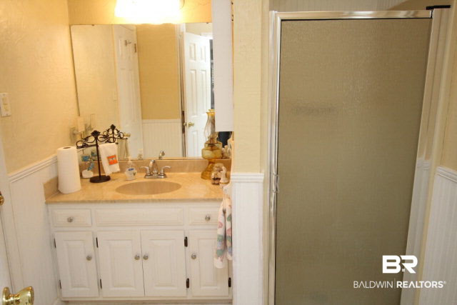 2390 Johnson Road West Mobile, AL 36695 - Photo 16 of 27 Guest Bathroom