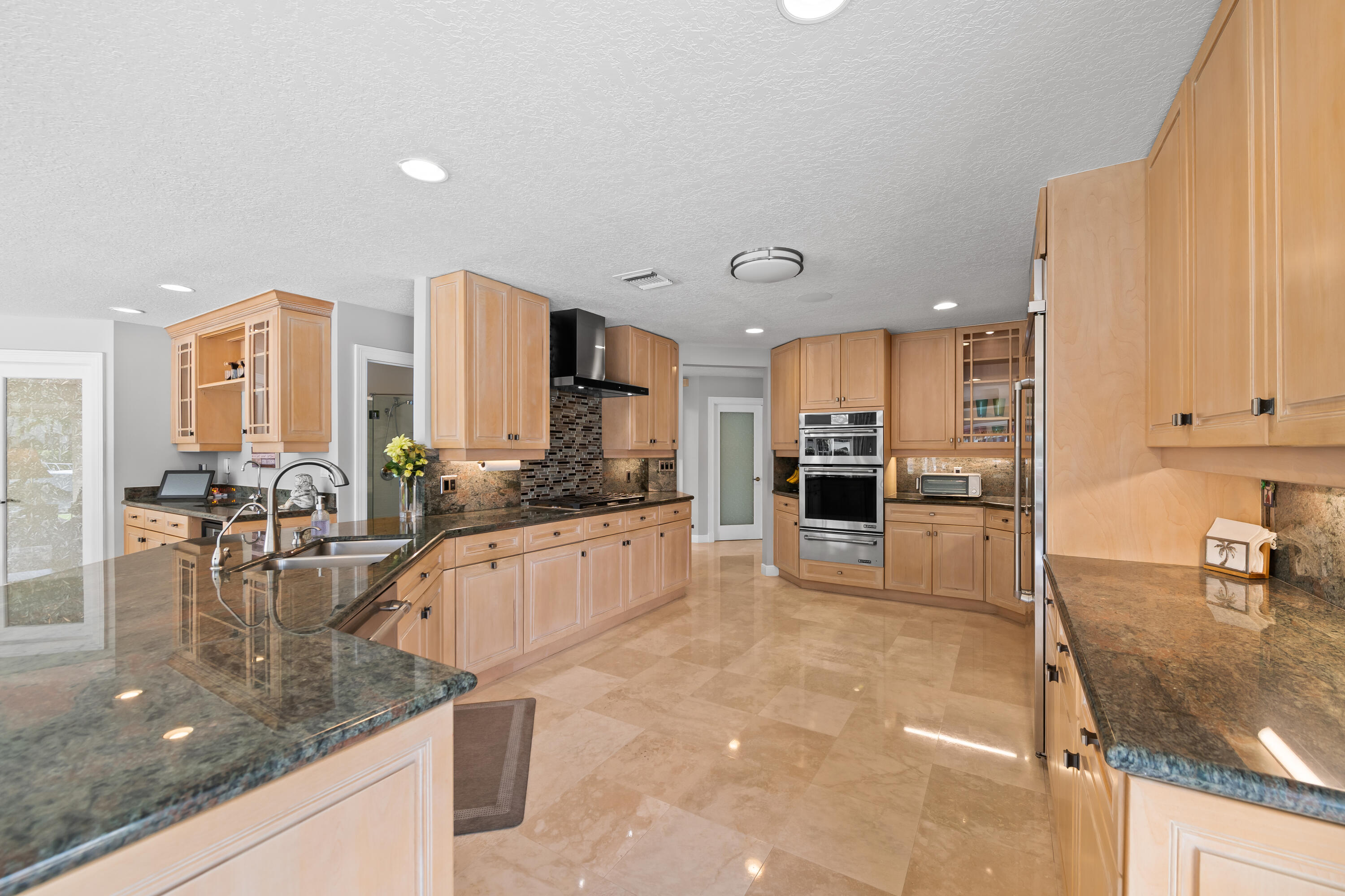 2600 Northeast 33rd Street Lighthouse Point, FL 33064 - Photo 17 of 69 DSC_3547