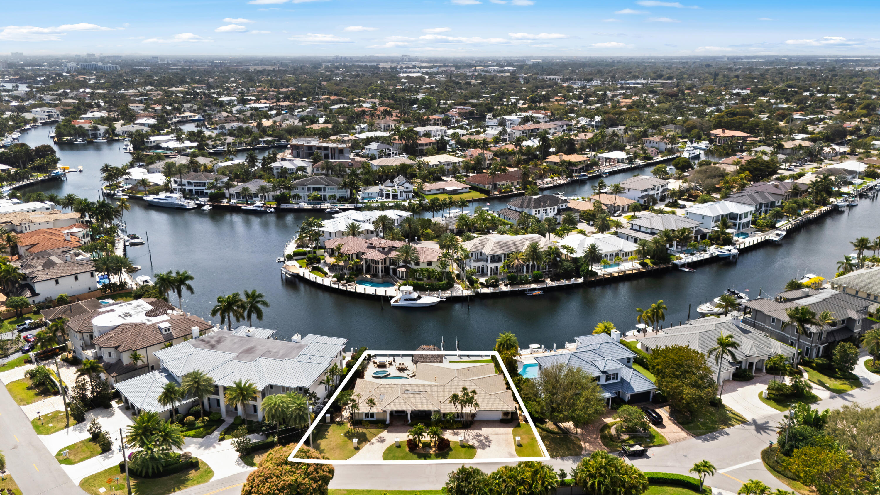 2600 Northeast 33rd Street Lighthouse Point, FL 33064 - Photo 5 of 64 DJI_20260228130100_0739_D