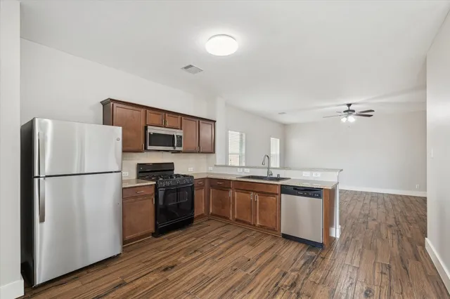 $1,925 | 24527 Sandusky Drive, Tomball, TX 77375