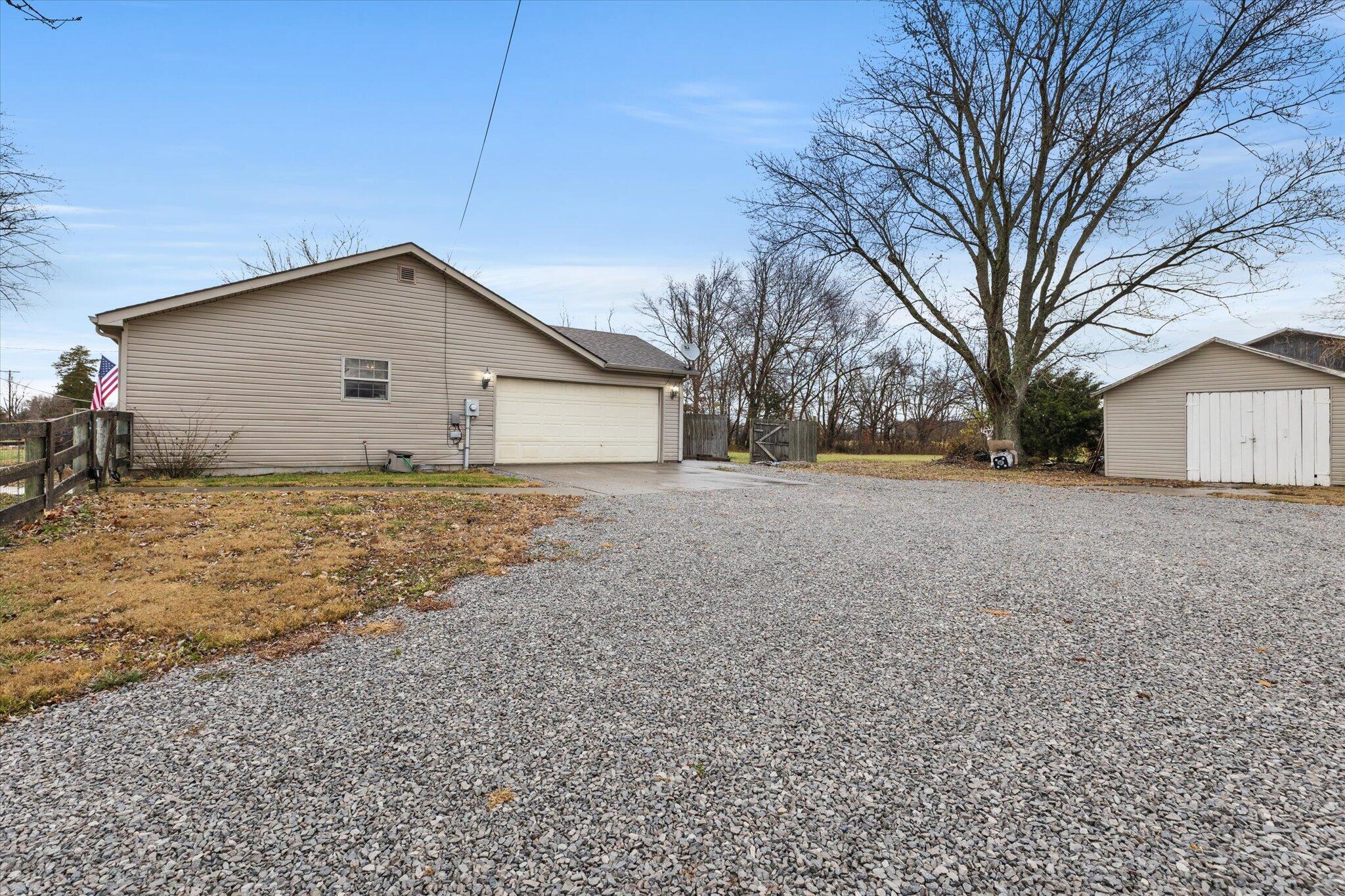 324 College Hill Road Waco, KY 40385 - Photo 3 of 23 23-0J2A6704
