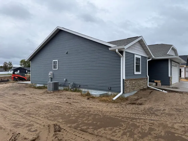 $469,900 | 1828 Arches Drive, Holmen, WI 54636
