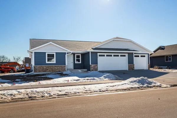$469,900 | 1828 Arches Drive, Holmen, WI 54636