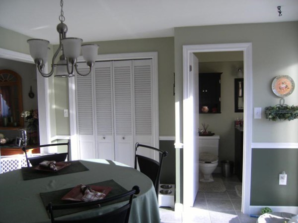 134 L Old Ferry Road, Unit L Haverhill, MA 01830 - Photo 5 of 19 a living room with furniture and a window