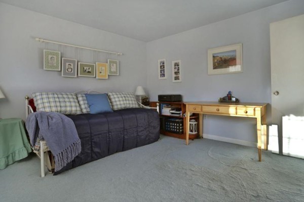 134 L Old Ferry Road, Unit L Haverhill, MA 01830 - Photo 8 of 19 a living room with furniture and a couch
