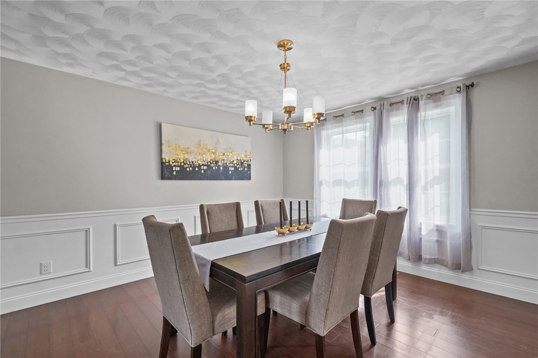 105 Amy Drive Cranston, RI 02921 - Photo 8 of 43 Dining room