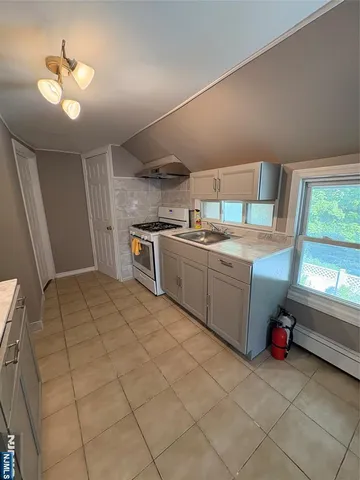 $2,200 | 117 Springside Avenue, Teaneck, NJ 07666