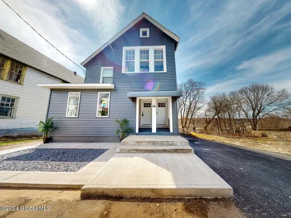 $1,700 | 24 Academy Street, Unit 1, Amsterdam, NY 12010