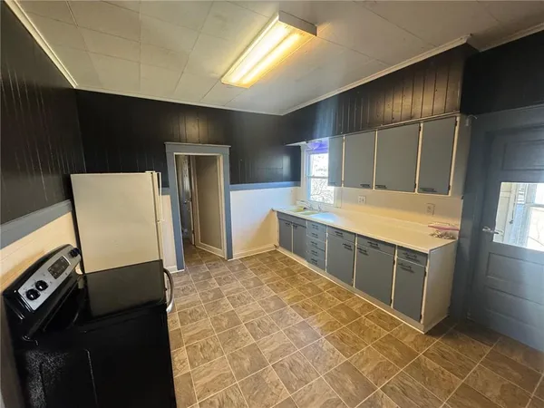 $99,900 | 324 West Southside Boulevard, Independence, MO 64055