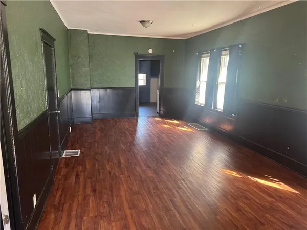 $99,900 | 324 West Southside Boulevard, Independence, MO 64055