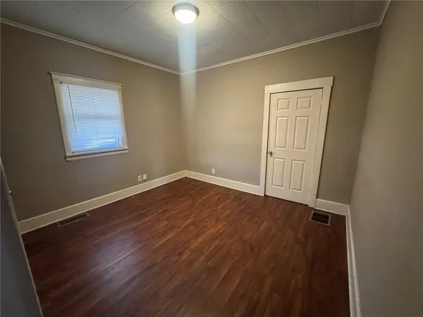 $99,900 | 324 West Southside Boulevard, Independence, MO 64055
