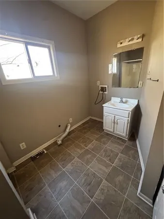$99,900 | 324 West Southside Boulevard, Independence, MO 64055