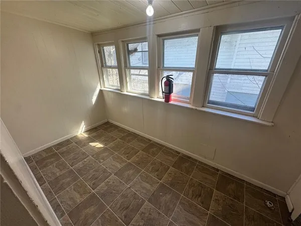 $99,900 | 324 West Southside Boulevard, Independence, MO 64055
