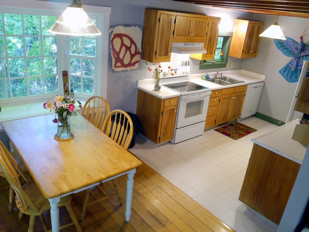 55 Montague Road Sunderland, MA 01375 - Photo 3 of 16 Gallery Image 3