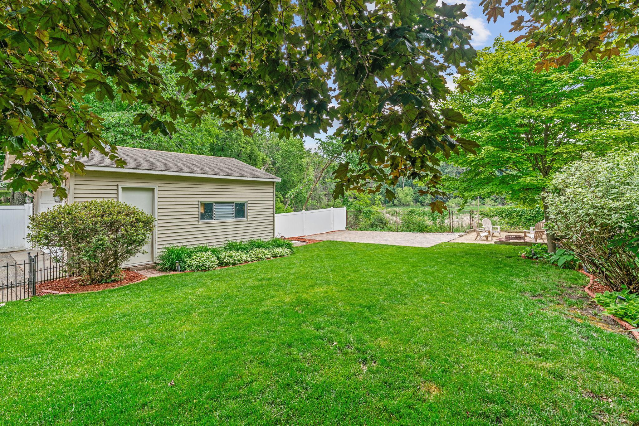 4651 Bedford Road Mound, MN 55364 - Photo 31 of 48