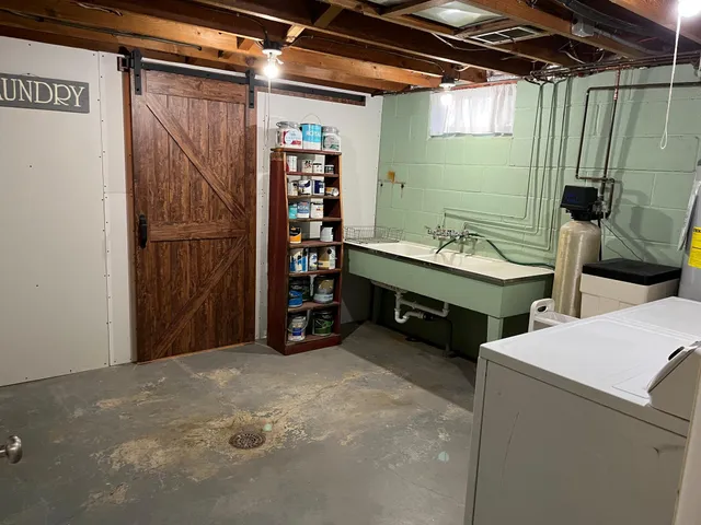 $179,000 | 651 River Road, Windom, MN 56101