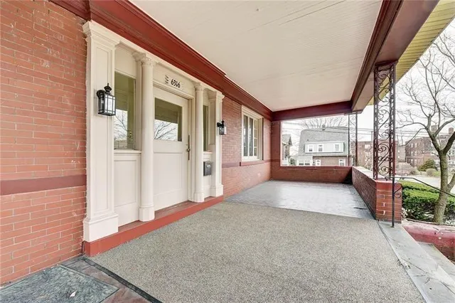 a view of an entryway