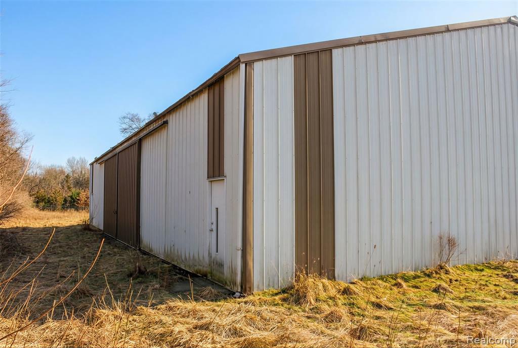 2551 Patterson Lake Road Pinckney, MI 48169 - Photo 91 of 95