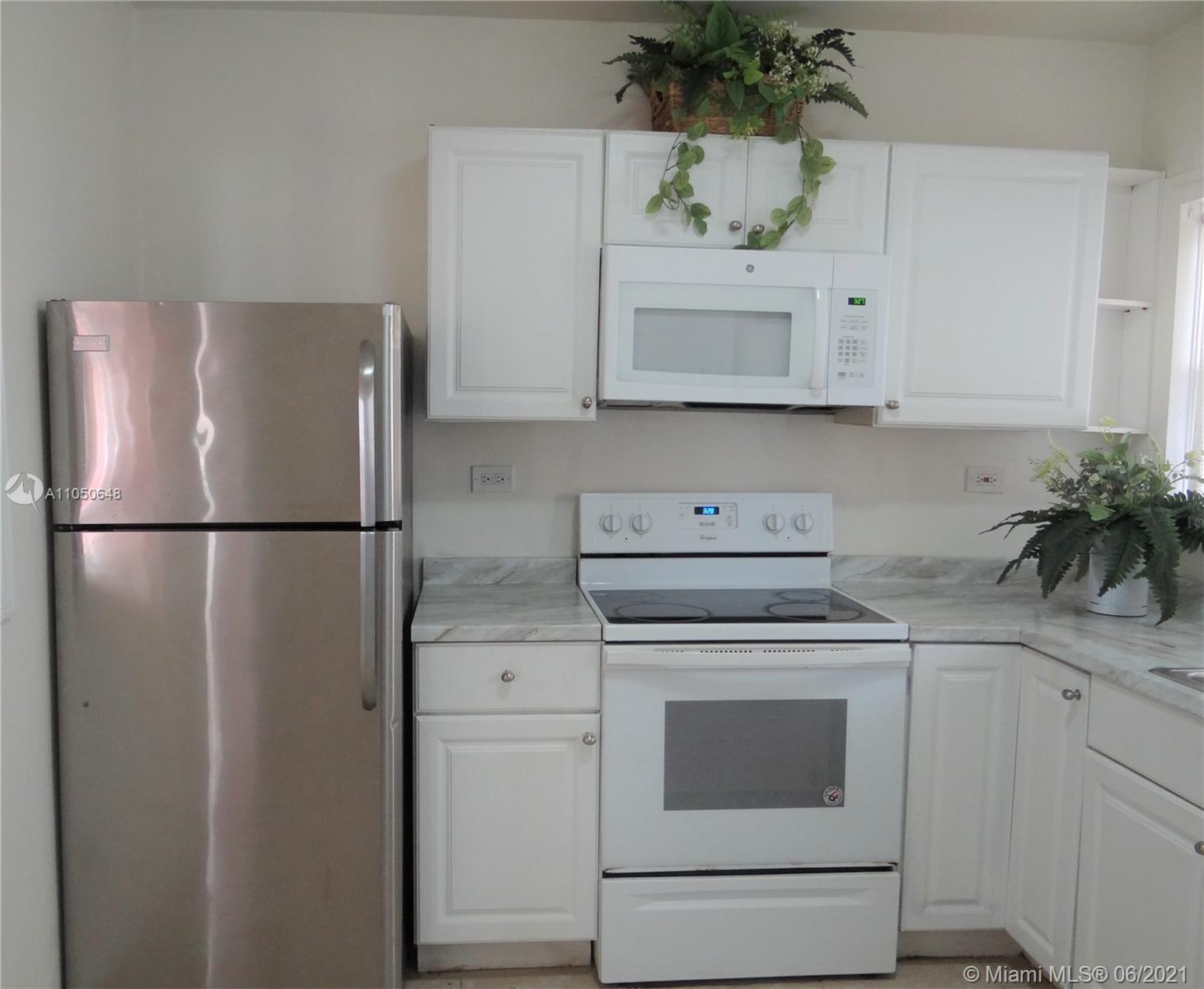 2422 Wilson Street Hollywood, FL 33020 - Photo 11 of 30