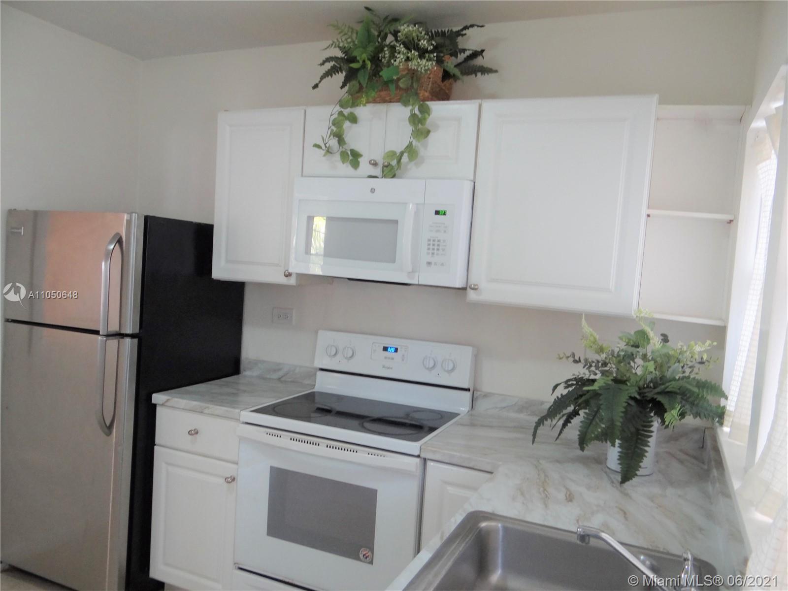 2422 Wilson Street Hollywood, FL 33020 - Photo 13 of 30