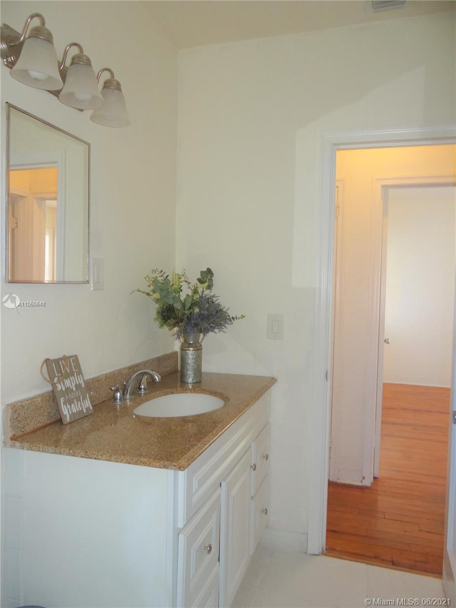 2422 Wilson Street Hollywood, FL 33020 - Photo 23 of 30