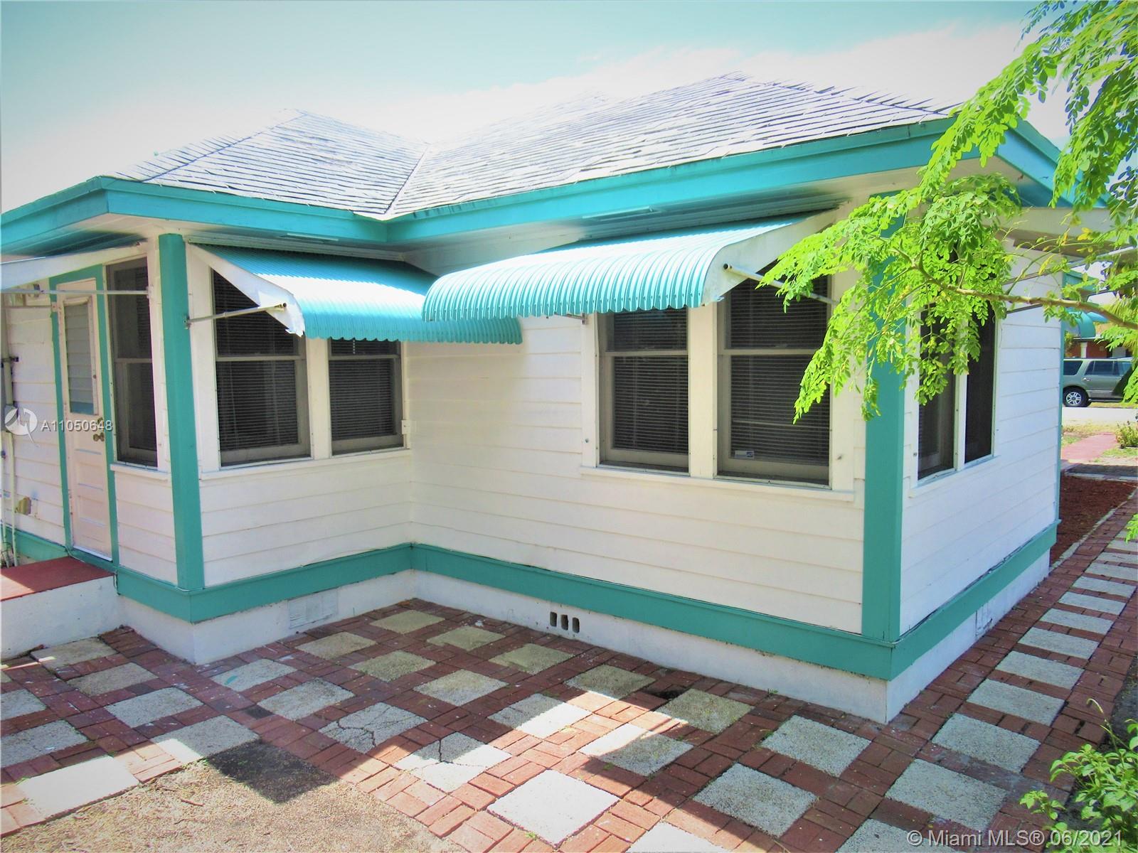 2422 Wilson Street Hollywood, FL 33020 - Photo 4 of 30