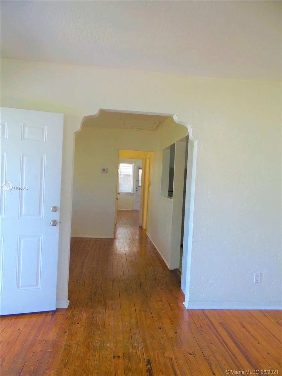 2422 Wilson Street Hollywood, FL 33020 - Photo 8 of 30