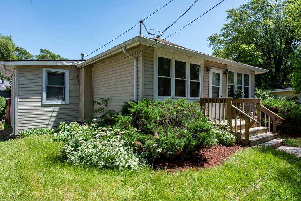 46 Tremont Road Fox Lake, IL 60020 - Photo 18 of 19 a front view of a house with a yard