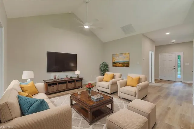 120 Sanderlyn Court, Eden, NC 27288