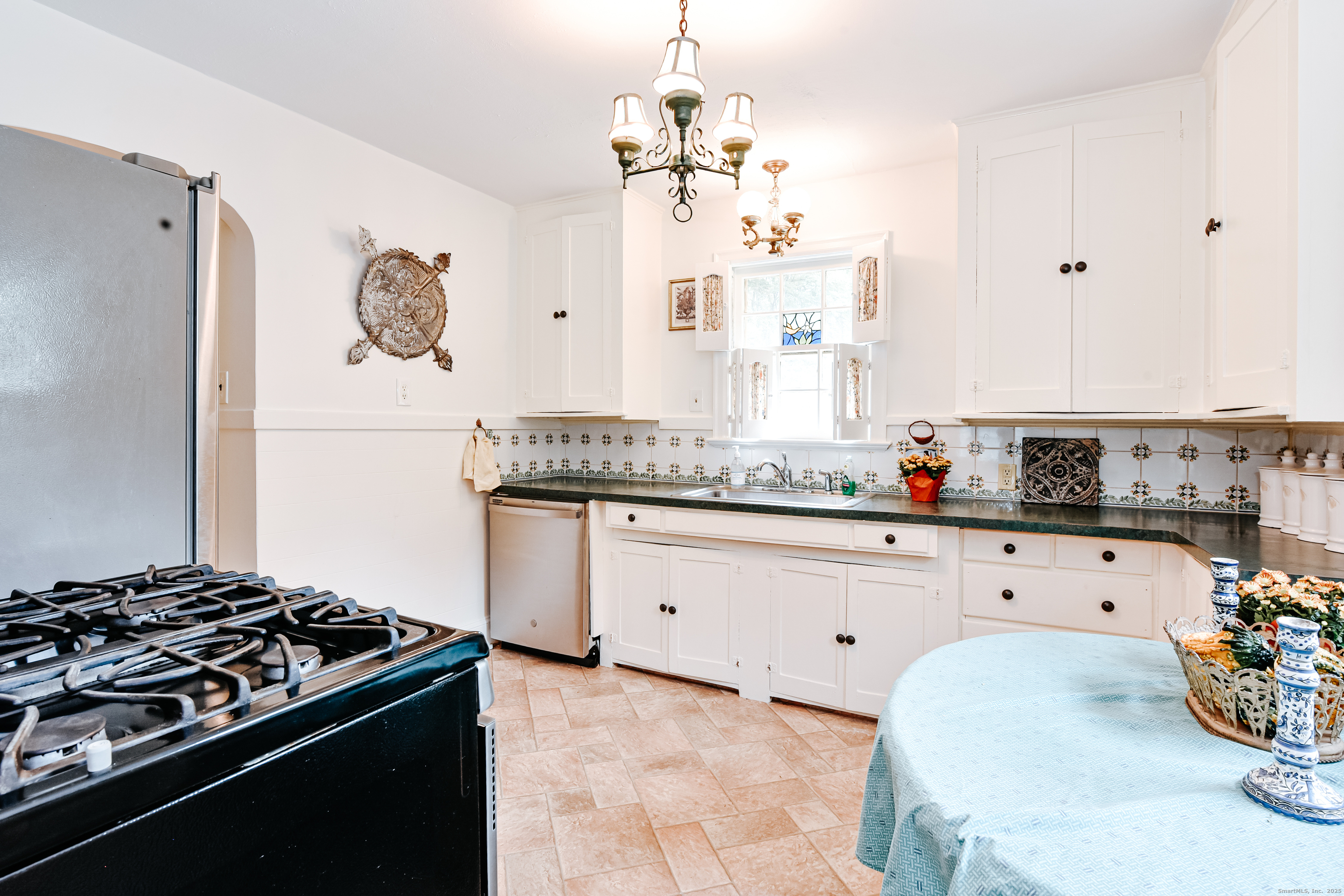 61 Villa Avenue Fairfield, CT 06825 - Photo 18 of 33