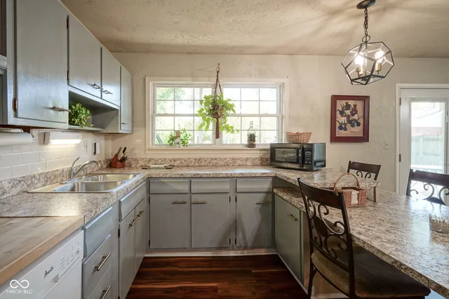 $214,000 | 2825 South Oxford Street, Indianapolis, IN 46203