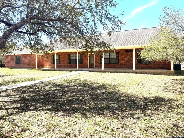 $2,500 | 2135 Timber Hill, Pleasanton, TX 78064