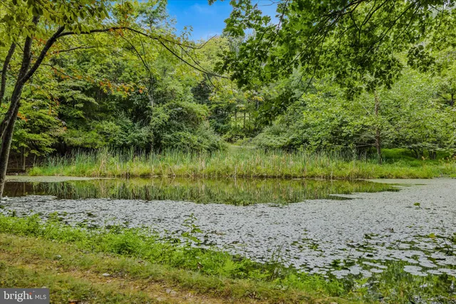 $275,000 | 35 Sleepy View Lane, Berkeley Springs, WV 25411