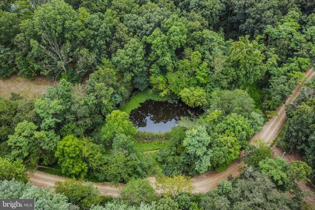 $275,000 | 35 Sleepy View Lane, Berkeley Springs, WV 25411